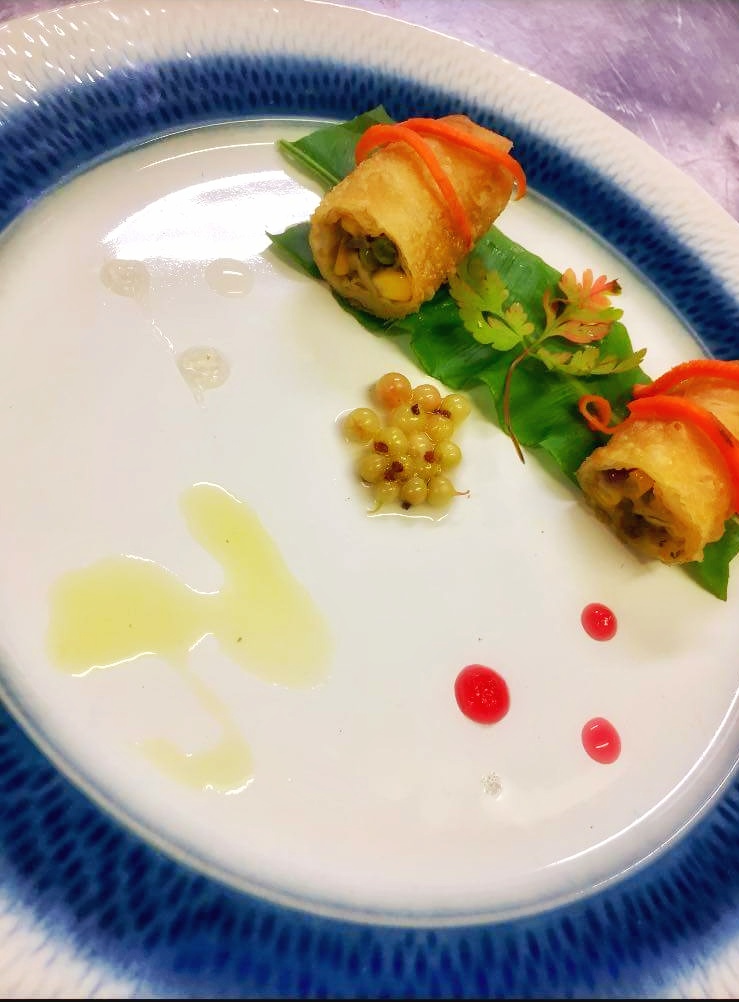 received_1924896470896547-02